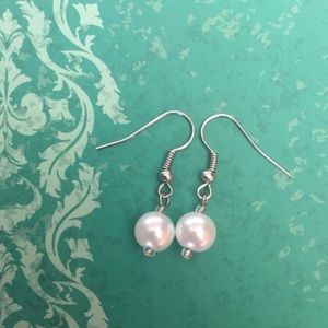 Simple Pearl Earrings